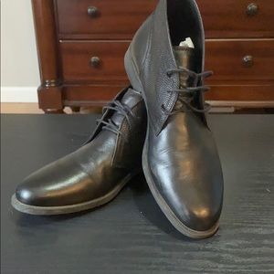 Men’s leather dress shoes